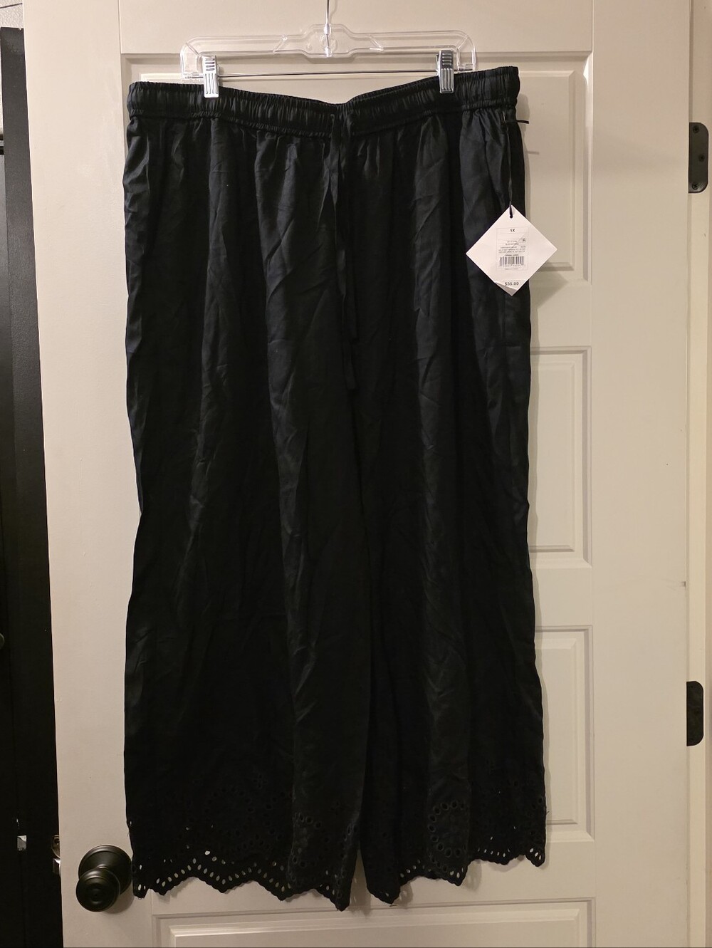 Black Wide-Leg Lace Hem Pants - Ava & Viv Size 1X